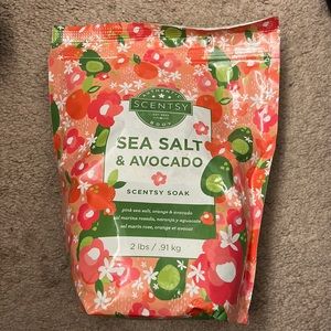 Scentsy sea salt and avocado bath soak